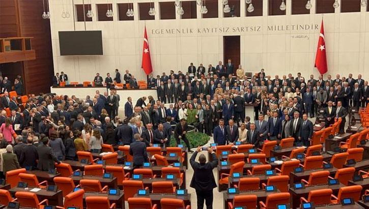 Büyük uzlaşı: Tarihi yasa 467 oyla Meclis'ten geçti