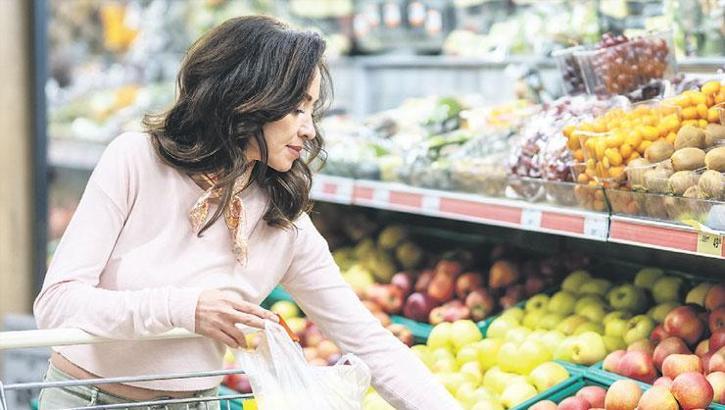 Enflasyon tahminini güncelledi ‘sıkı duruş’ mesajını yineledi
