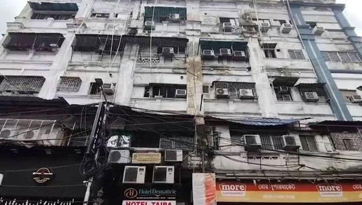 Hindistan'da otel yangını: 9 kişi hayatını kaybetti