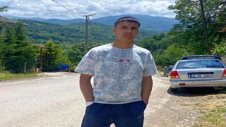 Şarampole yuvarlanan traktörün altında kalan 15 yaşındaki sürücü hayatını kaybetti