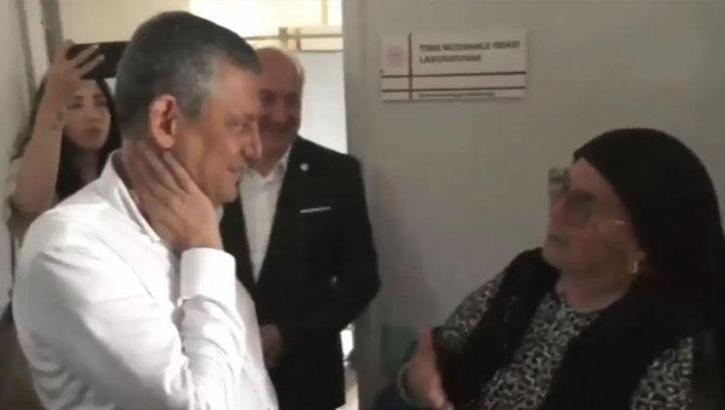 Özgür Özel'den 'Kılıçdaroğlu ne oldu?' sorusuna manidar yanıt: 'Kafasına göre bizim binada oturuyor'