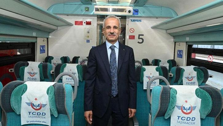 Bakan Uraloğlu duyurdu: Bilet bulamayan yolcu ‘yer açıldı' bildirimiyle haberdar olacak