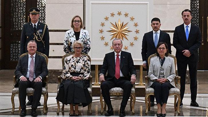 Büyükelçilerden Cumhurbaşkanı Erdoğan'a güven mektubu