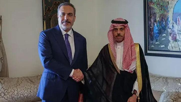 Dışişleri Bakanı Hakan Fidan, Suudi mevkidaşı ile Suudi Arabistan'ı hedef alan son saldırıları görüştü