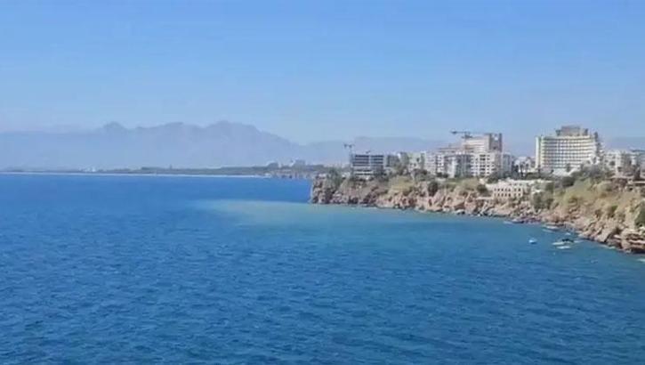 Antalya Büyükşehir Belediyesinden denizdeki renk değişimine ilişkin açıklama