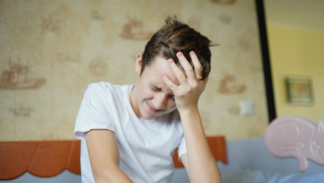 Çocukluk yıllarında başlıyor! Baş ağrısı diyerek geçmeyin