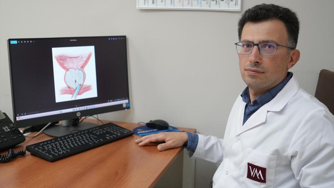 Prostat büyümesinde yeni dönem! Açık ameliyat tarih oluyor: Lazerli yöntemle hastalar çok daha hızlı ayağa kalkıyor