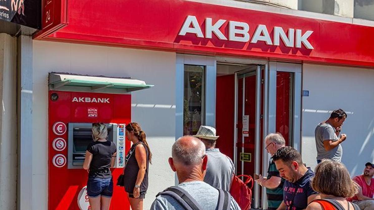 Akbank mobil neden açılmıyor? Akbank internet çöktü mü, ne zaman açılacak? Akbank'tan siber saldırı iddialarına cevap!