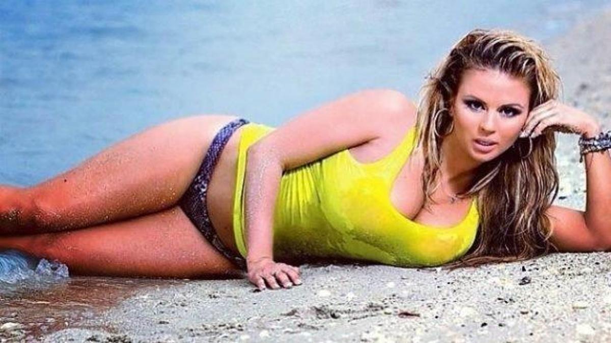 Latina gozalligi Kendra Lust sport zalida dosti bilan jinsiy aloqada bolishni xohlaydi! Saunada shaxsiy jinsiy aloqa