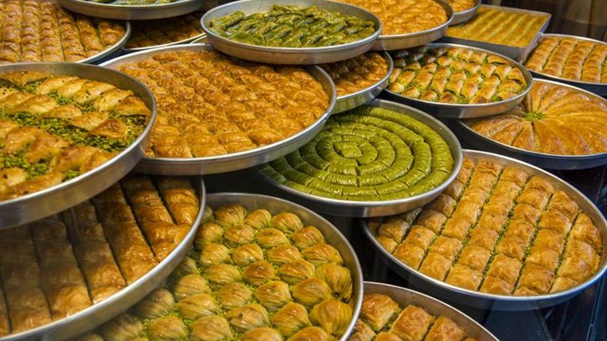 MasterChef baklava nasıl yapılır? Fıstıklı, cevizli, burma, ev baklavası  tarifi, yapılışı, malzemeler - Yemek Tarifleri