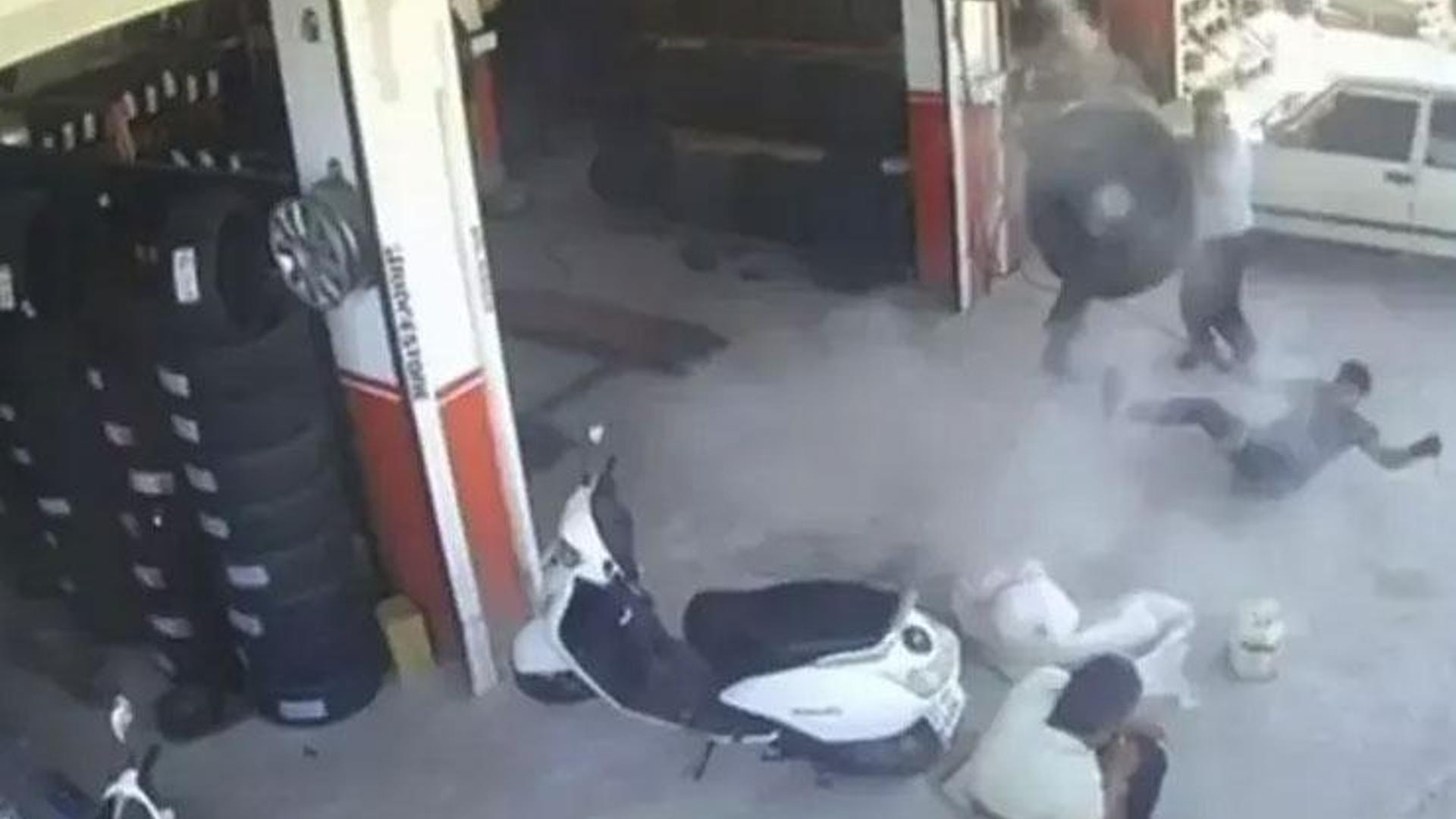 Accident Dans Le Quartier Kırıkçalı Du District D'i̇slahiye Vendredi Matin; L'ouvrier A Échappé De Peu Aux Blessures