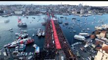 Türkiye, Gazze için ayakta! Galata Köprüsü'nde düzenlenen yürüyüşe büyük katılım