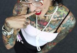 Dövmenizden sıkıldıysanız...