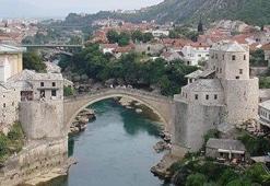 Mostar Köprüsü'nü yıkanlara 25 yıl!