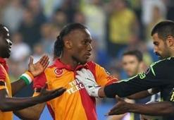 Derbiler kartsız bitmiyor