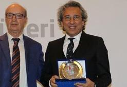 Basın Özgürlüğü Ödülü Can Dündar'a verildi
