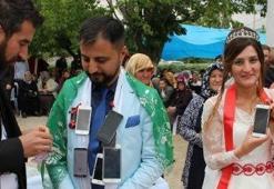 Böyle olur telefoncunun düğünü!