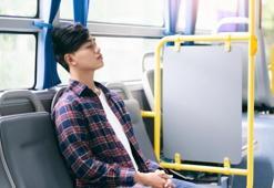 İstenilen şekle kolayca girebilen boyun yastığı