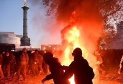 Fransa'da polis şiddetine karşı protestolar büyüyor