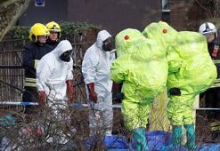 İngiliz polisi Noviçok gazı zehirlenmesi şüphesiyle hastaneye yatırıldı