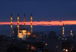Üç aylar ne zaman başlıyor? Regaib Kandili hangi tarihte?