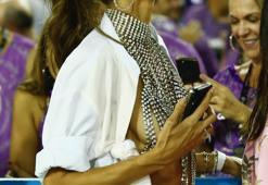 Izabel Goulart Rio Karnavalı'na damga vurdu