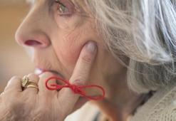 Alzheimer nedir? Alzheimer hastalığı belirtileri nelerdir?