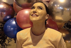 Şevval Sam'ın gözlerine dikkat!