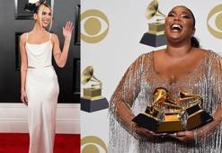 Dua Lipa ve Lizzo  striptiz kulüpte