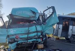 İşçi servisi ile kamyon çarpıştı: 4 kişi öldü