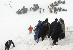 Van Bahçesaray'da çığ altında kalan itfaiyecinin cansız bedenine ulaşıldı