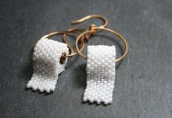 Tuvalet kağıdından küpeler 100 dolara satılıyor