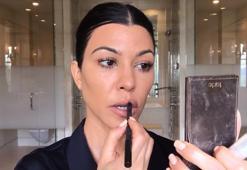 Kourtney Kardashian'dan dudak peelingi tarifi