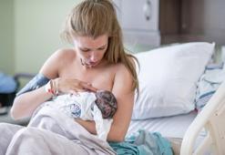 Bebeğin ilk aşısı anne sütü
