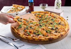 Sebzeli pizza nasıl yapılır? Sebzeli pizza tarifi, malzemeler, yapılışı ve püf noktası
