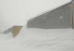 Vladikavkaz'daki çığ sonrası Türk şoförler otoyolda mahsur kaldı