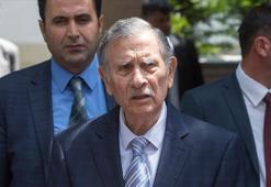 Son dakika: Yıldırım Akbulut hayatını kaybetti