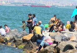 İstanbulluların adresi Büyükada oldu! Müsilajsız denize akın ettiler