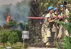 Son dakika: İstanbul'da yangın! Askeri kışladaki ağaçlık alandan alevler yükseldi