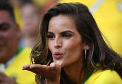 Manken Izabel Goulart Sırbistan - Brezilya maçında