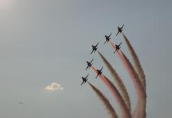 Türk Yıldızları nefes kesti