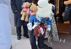 Amal Clooney'den annelik pozu