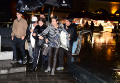 Catherine Zeta Jones ve ailesinin 4 saatlik hamam sefası