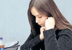 Kanser ve yoksulluk Büşra'yı engelleyemedi