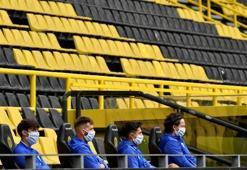 Bundesliga başladı, sosyal mesafe kuralı tartışılıyor