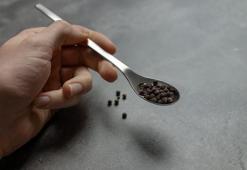 Karabiber hakkında her şey: Faydaları nedir, nerede kullanılır, nasıl yetişir?