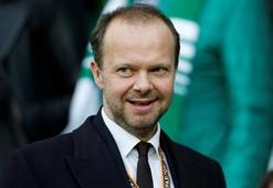 Manchester United taraftarları başkan yardımcısının evine saldırdı