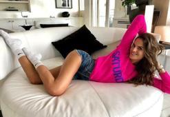 Izabel Goulart iskele pozuyla hayran bıraktı