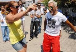 Roman mahallelerinde akrabalarını aradı
