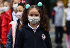 Okullar açıldı ama... Delta varyantı endişesi! 'Çocuklar çift doz aşılanmalı'